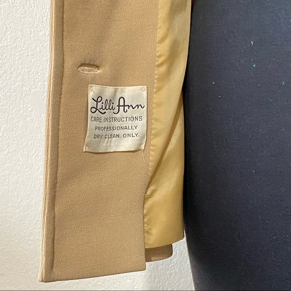 vtg Lilli Ann • Car Coat w Dramatic Collar & Cuffs - Picture 8 of 16